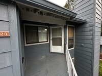 Building Photo - 2700 S White Mountain Rd