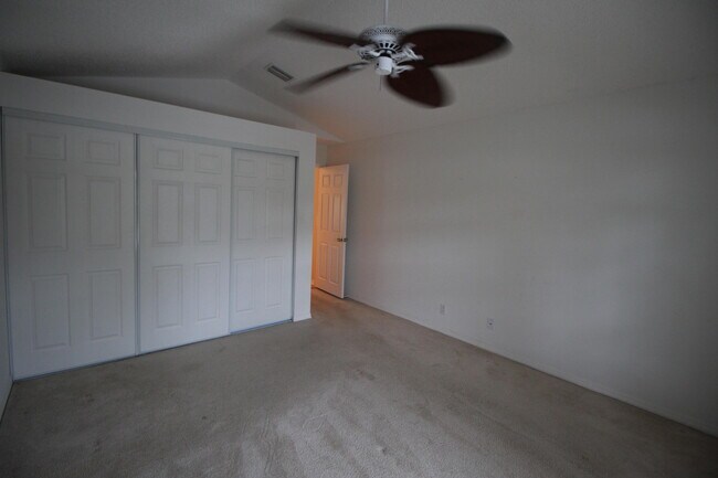 Building Photo - 404 Sabal Palm Ln