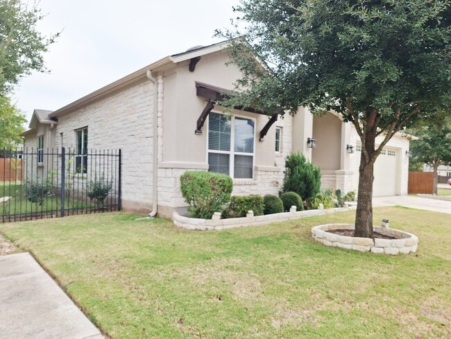 Building Photo - 4562 Katherine Dr