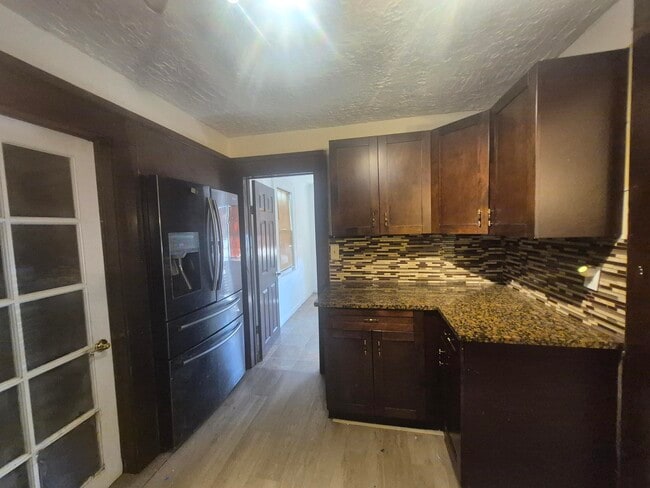 Building Photo - 2327 Polk St