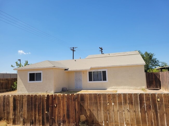 Primary Photo - 1098 Rose Ave