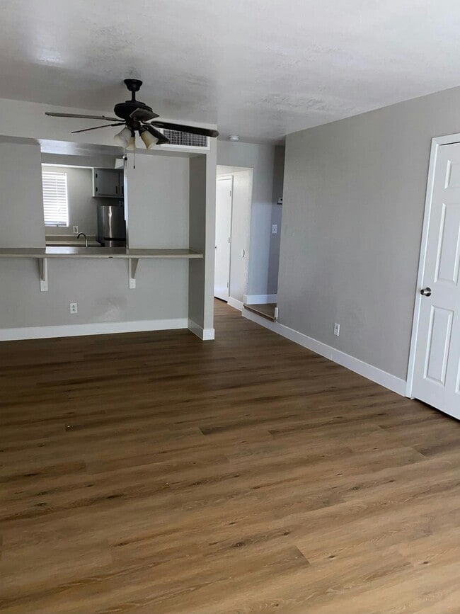 Building Photo - 2814 E Le Marche Ave