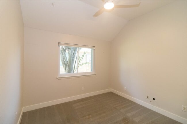 Building Photo - 1318 Ragsdale Ln