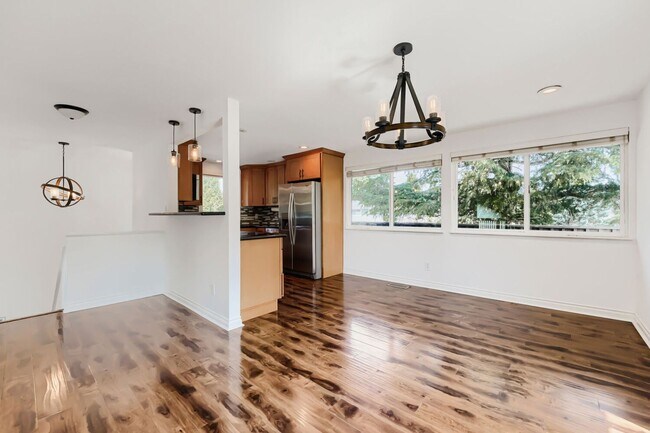Building Photo - 4bd/2.75ba Renton Home