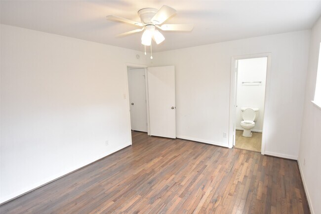 Building Photo - 9630 Truscon Dr