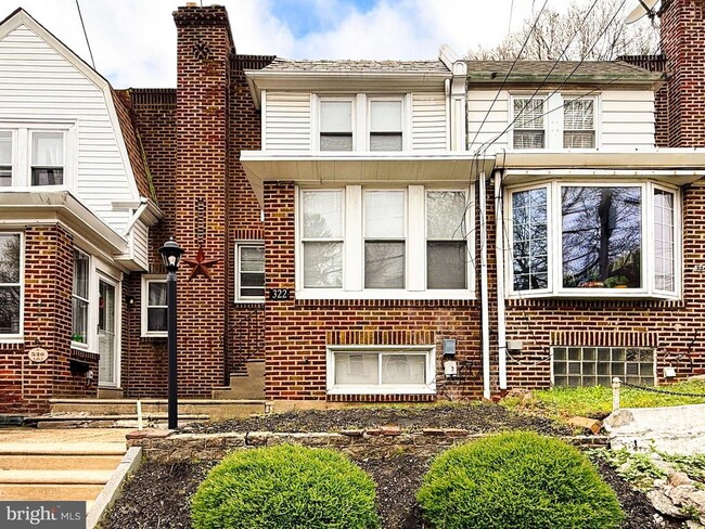 Building Photo - 322 Leverington Ave