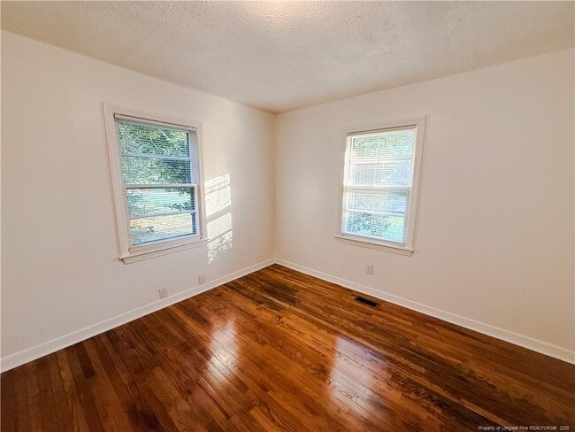 Building Photo - 4216 Rosehill Rd