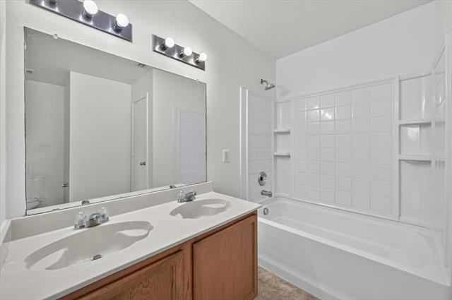 Building Photo - 1608 Diamond Lake Trail