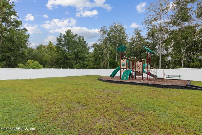 Building Photo - 14753 Cashew Ave