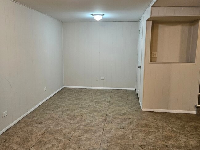 Building Photo - 228 Monroe Rd