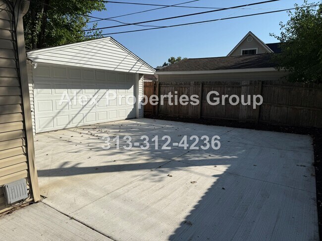 Building Photo - 4330 Olivia Ave