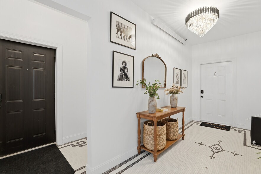 Building Photo - 4635 John R St