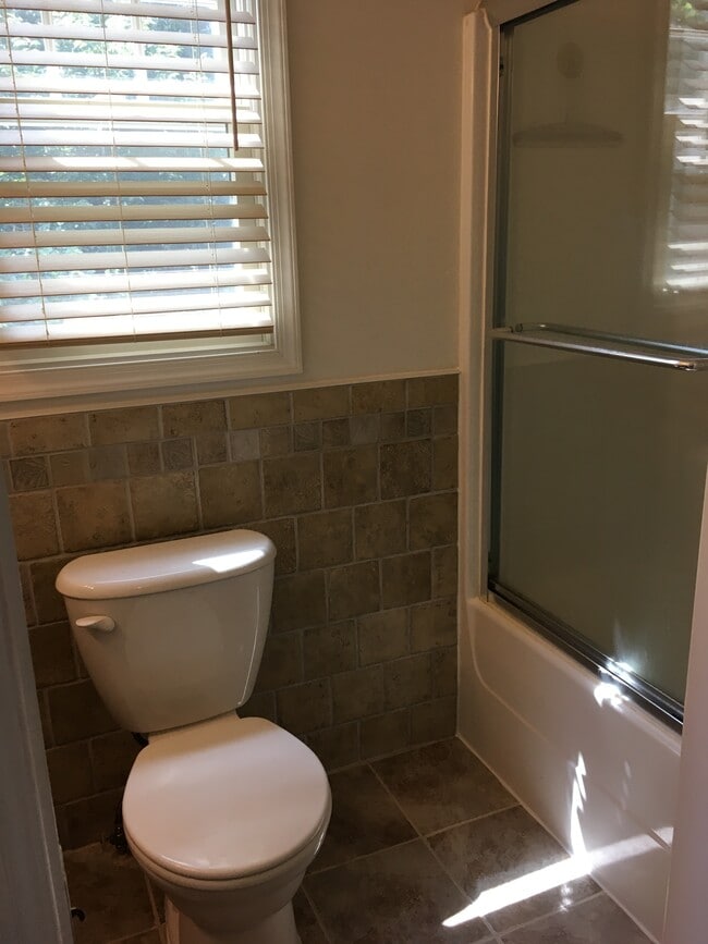Building Photo - 854 Redwood Trail