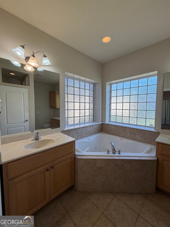 Building Photo - 36 Coastal Walk