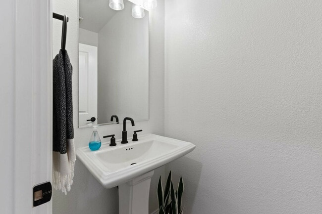 Building Photo - 5723 Synergy Ct