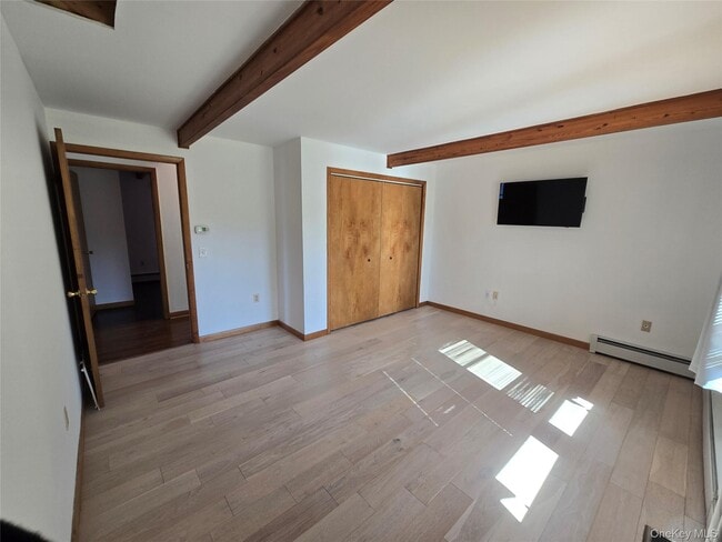 Building Photo - 36 Ten Broeck Ln