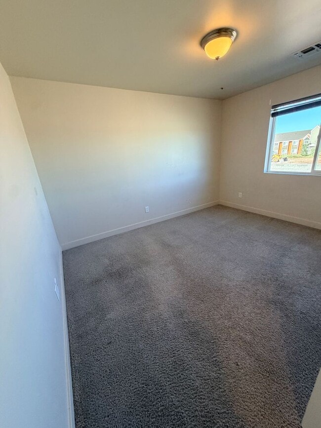 Building Photo - 12263 Solid Rock Dr