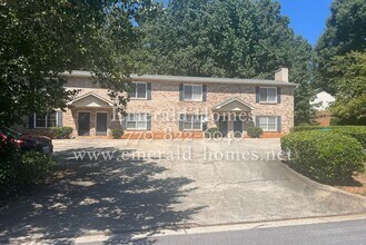 Building Photo - 3071-3077 Spruce Circle