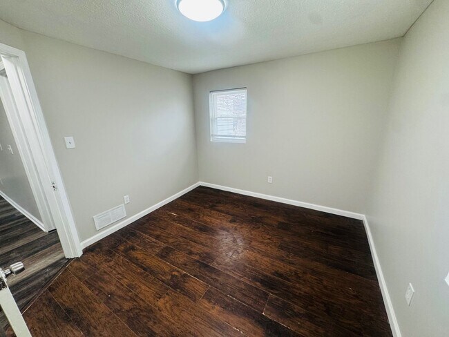 Building Photo - 20151 Crystal