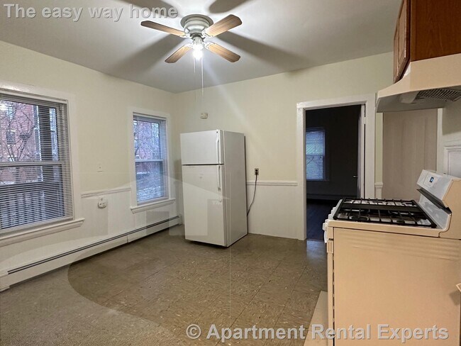 Building Photo - 36-38 Princeton St Unit #2