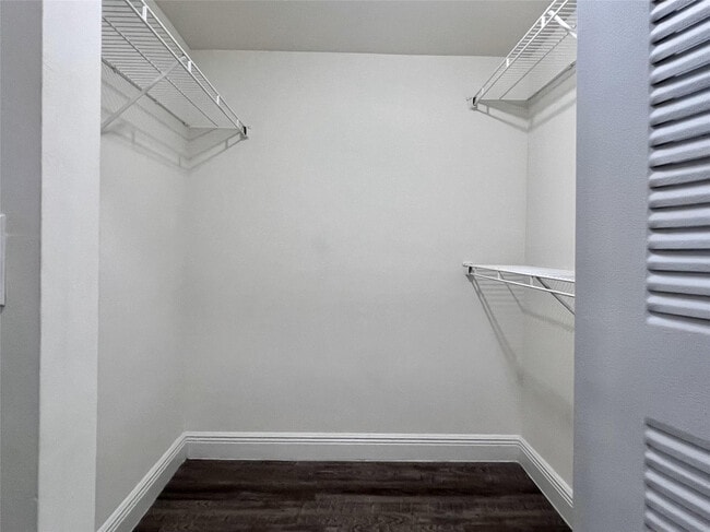 Building Photo - 19455 Ave