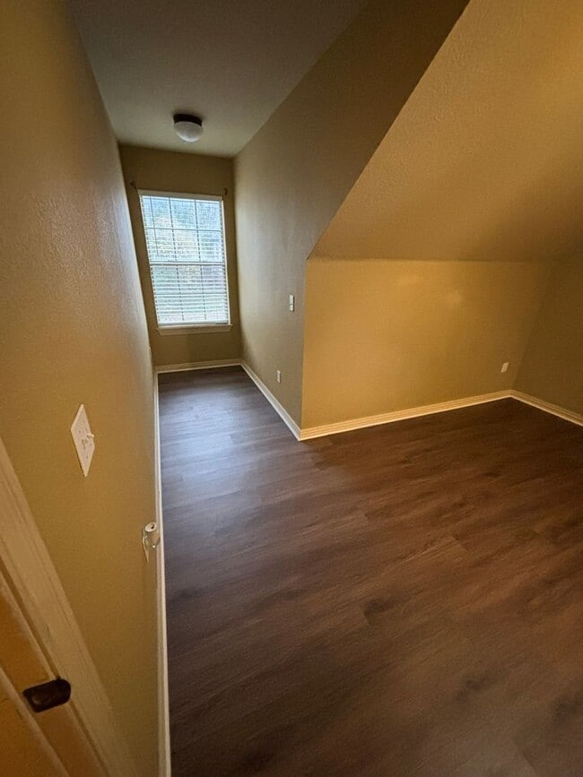 Building Photo - 50-52 S Ray