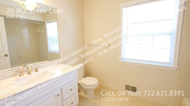 Building Photo - 20 Mulberry Ln