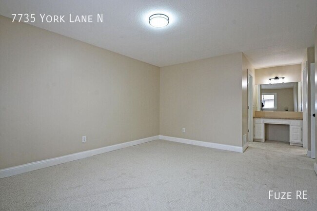Building Photo - 7735 York Ln N