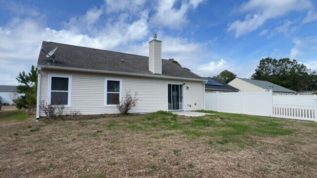 Building Photo - 3BD/ 2BA house in popular Bellegrove