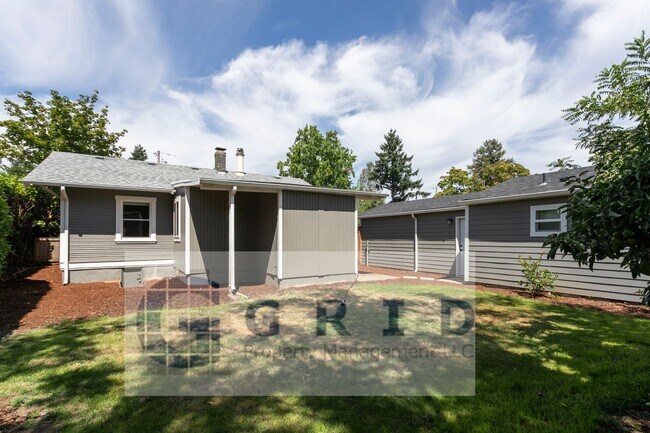 Building Photo - GPM657 - SE Raymond Ct. (T1)
