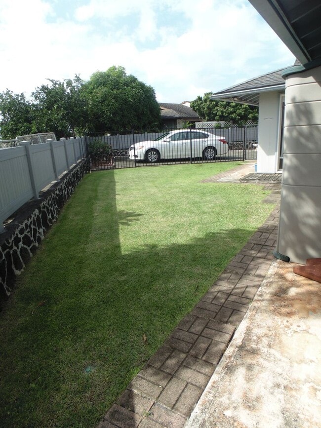 Building Photo - 1761 Maiha Pl