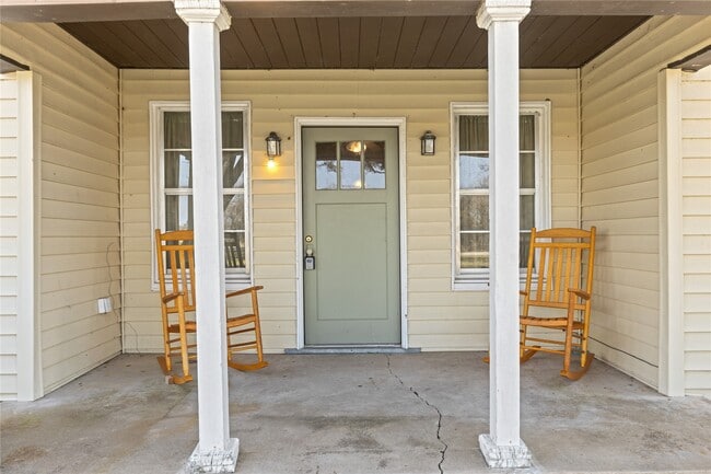 Building Photo - 18218 Buck Rd