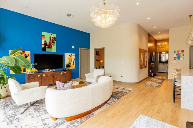 Building Photo - 2678 Tigertail Ave