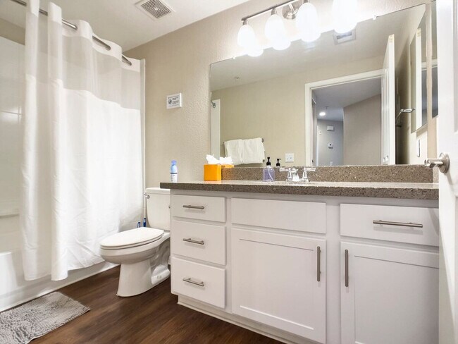 Building Photo - 14201 N 70th Way