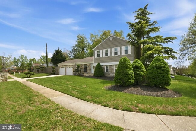 Building Photo - 510 Moat Way