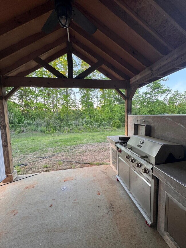 Building Photo - Beautiful 4-Bed, 2.5-Bath Home in Lyman – Spacious Living in a Prime Upstate Location!