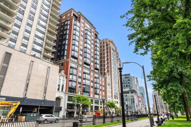 Building Photo - 165 Tremont St