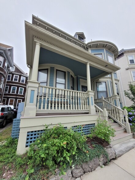 Building Photo - 126 Calumet St