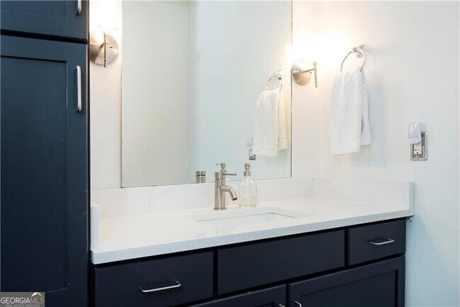 Building Photo - 620 Glen Iris Dr NE