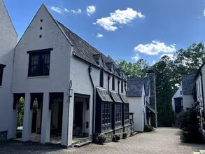 Building Photo - 19 Swann Wynd