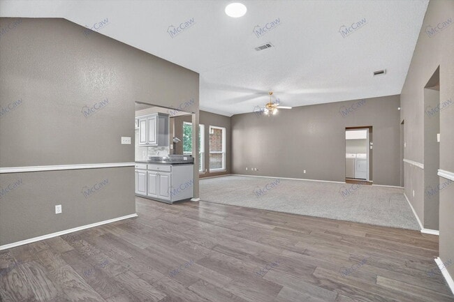 Building Photo - 549 Dylan Ct