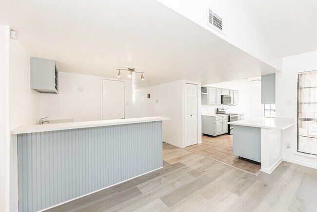 Building Photo - 16814 Kilwinning Dr