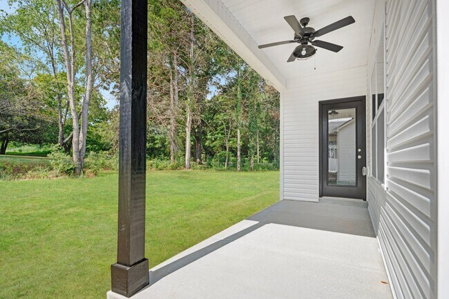 Building Photo - 3601 Westlake Dr