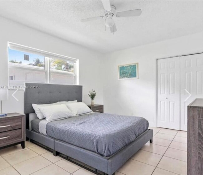 Building Photo - 2423 SW 58th Manor