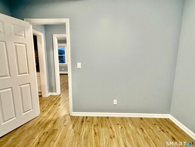 Building Photo - 85 Avery St