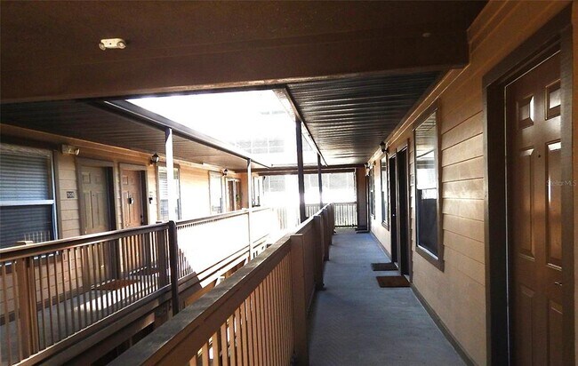 Building Photo - 1220 SW 1st Ave