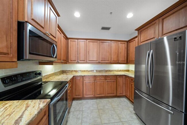 Building Photo - 1030 Bellasol Way