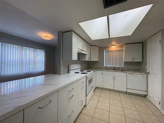 Building Photo - 9933 Sweepstakes Ln