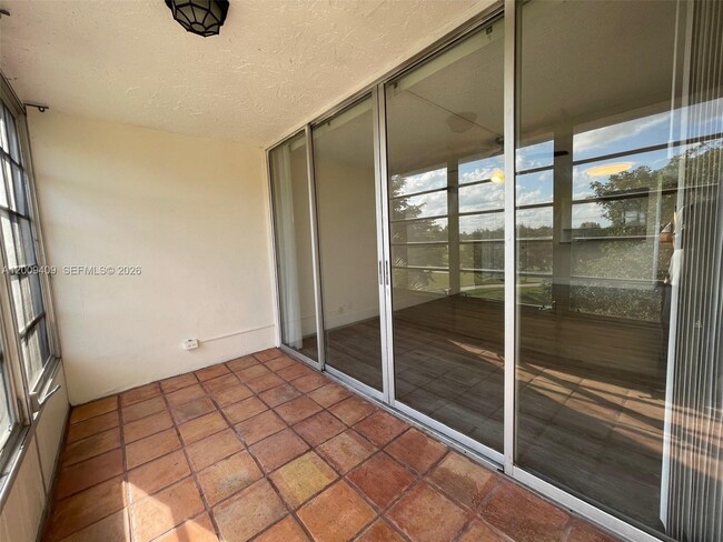 Building Photo - 9471 Evergreen Pl