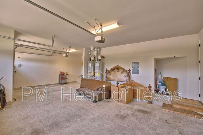 Building Photo - 1703 Elkins Ln